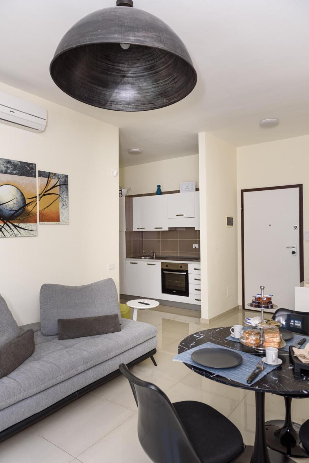 Centralflats 195 Private Apartments Бари Экстерьер фото
